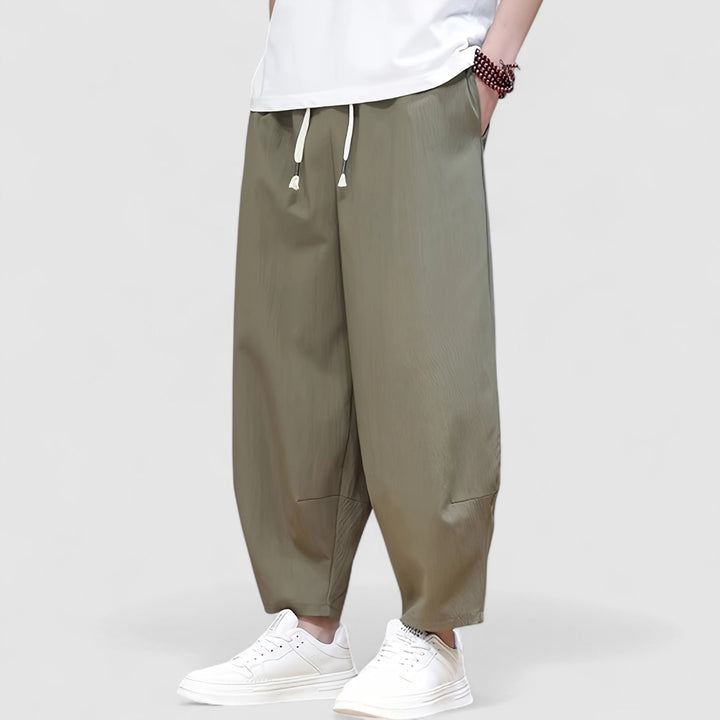 HEIN 快適なゆったりフィットのパンツ