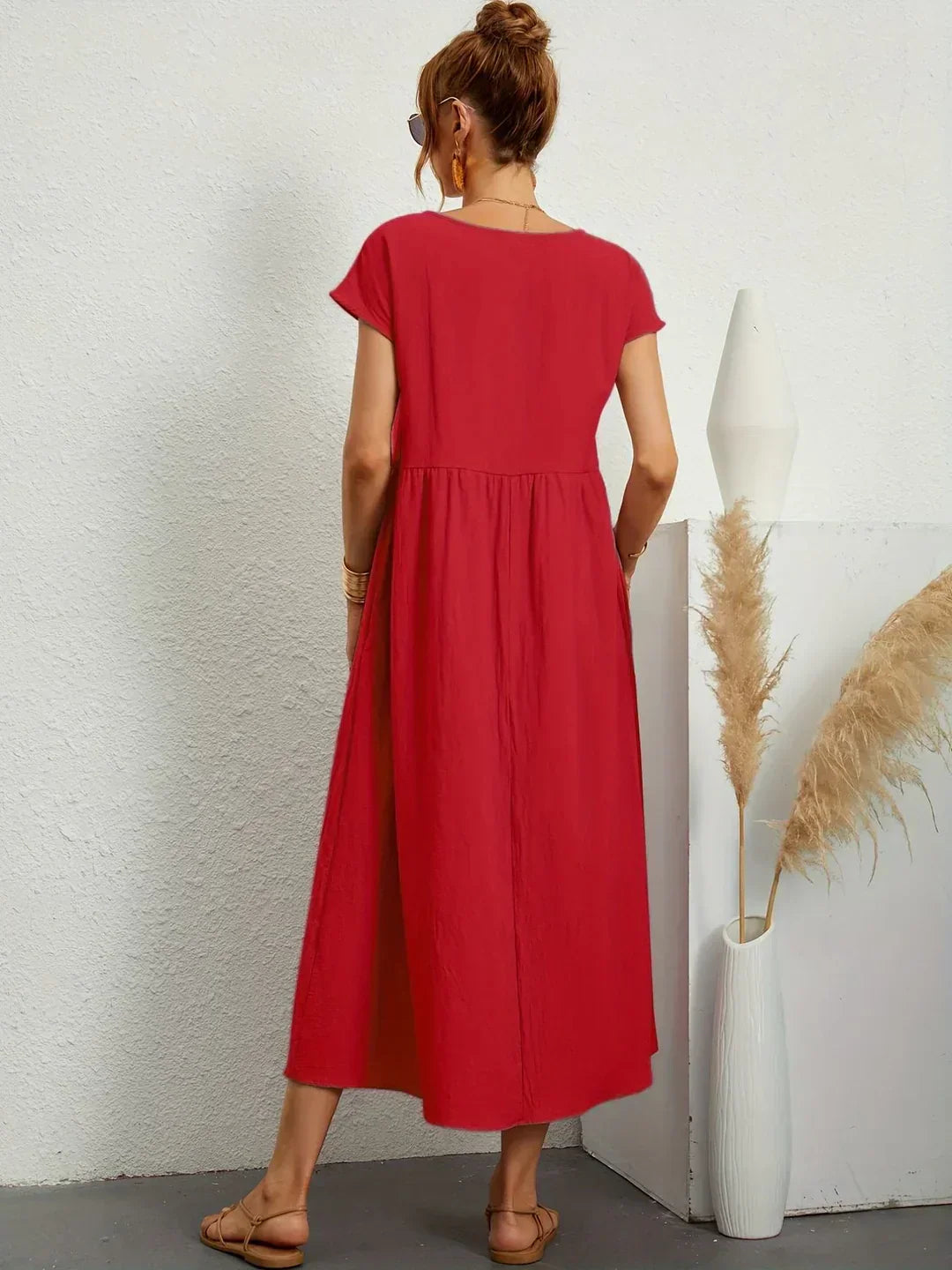 Gabrielle | Timeless Elegance Fluid Midi Dress