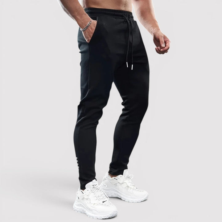 CERO 通気性のあるストレッチパンツ